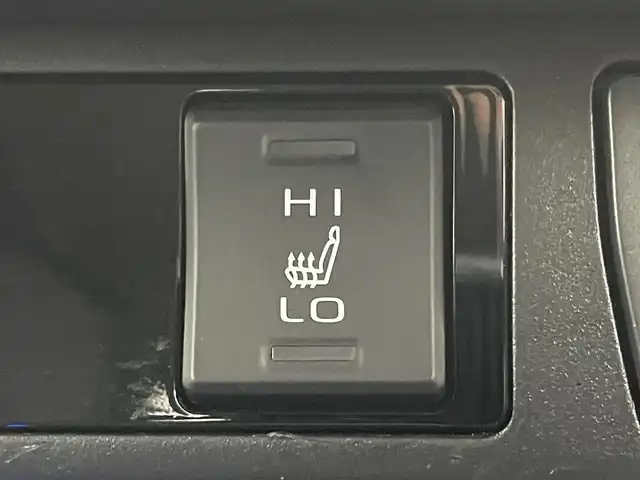 トヨタ ＲＡＶ４ G 岡山県 2021(令3)年 2.2万km ホワイトパールクリスタルシャイン 純正９型ディスプレイオーディオ　/全方位カメラ　/レーダークルーズコントロール　/ビルトインＥＴＣ　/シートヒーター　前席/ＬＥＤヘッドライト　/ドライブレコーダー　前後/ブラインドスポットモニター　/ステアリングヒーター/禁煙車/フォグライト/オートブレーキホールド/シートメモリー/オートハイビーム