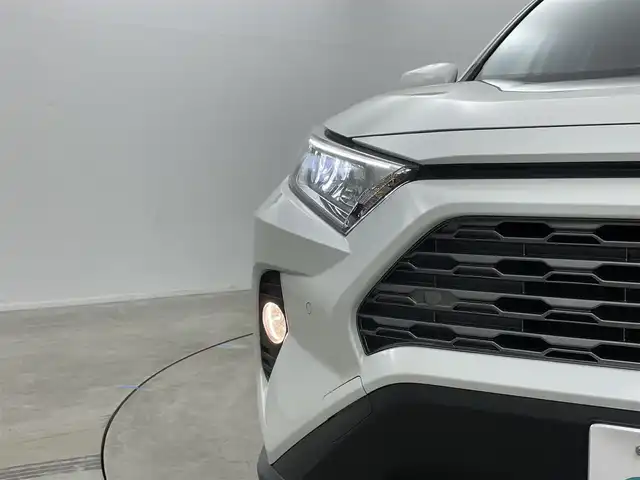 トヨタ ＲＡＶ４ G 岡山県 2021(令3)年 2.2万km ホワイトパールクリスタルシャイン 純正９型ディスプレイオーディオ　/全方位カメラ　/レーダークルーズコントロール　/ビルトインＥＴＣ　/シートヒーター　前席/ＬＥＤヘッドライト　/ドライブレコーダー　前後/ブラインドスポットモニター　/ステアリングヒーター/禁煙車/フォグライト/オートブレーキホールド/シートメモリー/オートハイビーム