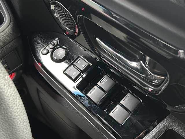 ホンダ Ｎ ＢＯＸ カスタム L 広島県 2022(令4)年 3.3万km プレミアムサンライトホワイトパール 純正7型ＳＤナビ/CD/DVD/SD/BT/フルセグTV/バックカメラ/Honda SENSING/・衝突軽減ブレーキ/・オートハイビーム/・誤発進抑制機能/・後方誤発進抑制機能/・路外逸脱警報機能/・アダプティブクルーズコントロール/・車線維持支援システム/・歩行者事故低減ステアリング/・先行車発進お知らせ機能/・標識認識機能/片側パワースライドドア/充電用USBジャック/シートヒーター/シートバックテーブル/スマートキー/プッシュスタート/ETC/電動パーキングブレーキ/LEDヘッドライト/オートライト/純正フロアマット/純正ドアバイザー/純正アルミホイール