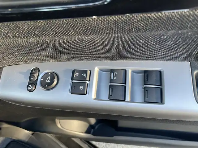 ホンダ Ｎ ＢＯＸ G ターボ Lパッケージ 静岡県 2016(平28)年 1万km クリスタルブラックパール 社外ナビ　/・フルセグＴＶ　/・Ｂｌｕｅｔｏｏｔｈ接続　/ＣＴＢＡ　/両側パワースライドドア　/クルーズコントロール　/バックカメラ/プッシュスタート　/スマートキー　/ベンチシート　/ハーフレザーシート/チップアップシート　/ＨＩＤオートライト　/ビルトインＥＴＣ