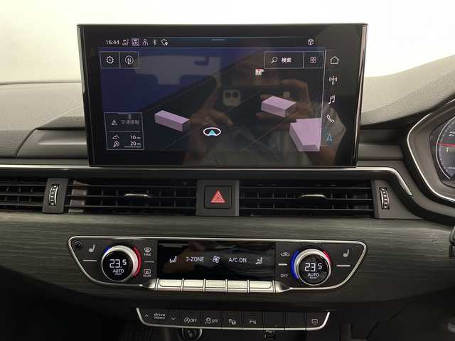 アウディ Ａ４ 鹿児島県 2021(令3)年 13.7万km パール メモリナビ/Bluetooth接続/USB接続/AM/FMラジオ/360°カメラ/パワーバックドア/ACC/アイドリングストップ/D/N席パワーシート/D/N席シートヒーター/ステアリングヒーター/ブラインドスポットモニター/オートホールド/ワイヤレス充電/電動パーキングプレーキ/横滑り防止/パークアシスト/ルーフレール/バーチャルコックピット/ビルドインETC2.0/純正17インチAW/純正フロアマット
