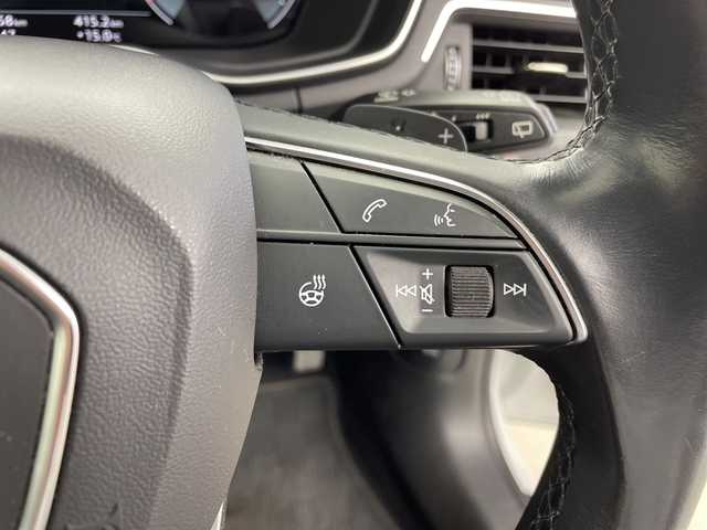 アウディ Ａ４ 鹿児島県 2021(令3)年 13.7万km パール メモリナビ/Bluetooth接続/USB接続/AM/FMラジオ/360°カメラ/パワーバックドア/ACC/アイドリングストップ/D/N席パワーシート/D/N席シートヒーター/ステアリングヒーター/ブラインドスポットモニター/オートホールド/ワイヤレス充電/電動パーキングプレーキ/横滑り防止/パークアシスト/ルーフレール/バーチャルコックピット/ビルドインETC2.0/純正17インチAW/純正フロアマット