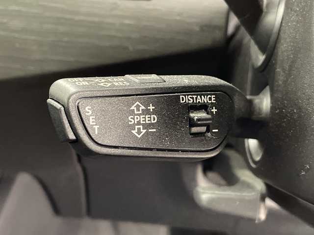 アウディ Ａ４ 鹿児島県 2021(令3)年 13.7万km パール メモリナビ/Bluetooth接続/USB接続/AM/FMラジオ/360°カメラ/パワーバックドア/ACC/アイドリングストップ/D/N席パワーシート/D/N席シートヒーター/ステアリングヒーター/ブラインドスポットモニター/オートホールド/ワイヤレス充電/電動パーキングプレーキ/横滑り防止/パークアシスト/ルーフレール/バーチャルコックピット/ビルドインETC2.0/純正17インチAW/純正フロアマット