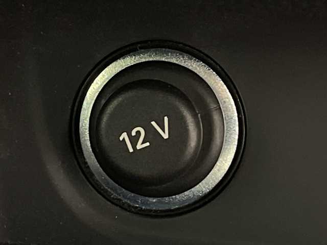 アウディ Ａ４ 鹿児島県 2021(令3)年 13.7万km パール メモリナビ/Bluetooth接続/USB接続/AM/FMラジオ/360°カメラ/パワーバックドア/ACC/アイドリングストップ/D/N席パワーシート/D/N席シートヒーター/ステアリングヒーター/ブラインドスポットモニター/オートホールド/ワイヤレス充電/電動パーキングプレーキ/横滑り防止/パークアシスト/ルーフレール/バーチャルコックピット/ビルドインETC2.0/純正17インチAW/純正フロアマット