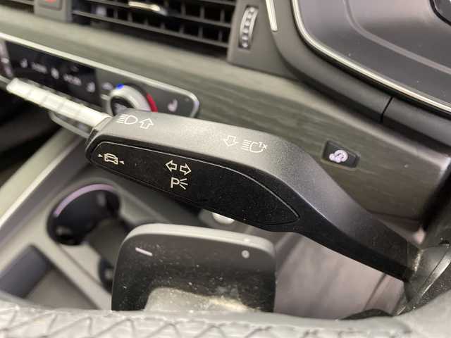 アウディ Ａ４ 鹿児島県 2021(令3)年 13.7万km パール メモリナビ/Bluetooth接続/USB接続/AM/FMラジオ/360°カメラ/パワーバックドア/ACC/アイドリングストップ/D/N席パワーシート/D/N席シートヒーター/ステアリングヒーター/ブラインドスポットモニター/オートホールド/ワイヤレス充電/電動パーキングプレーキ/横滑り防止/パークアシスト/ルーフレール/バーチャルコックピット/ビルドインETC2.0/純正17インチAW/純正フロアマット