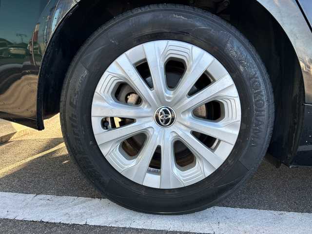 トヨタ プリウス S 岐阜県 2019(平31)年 16.7万km アティチュードブラックマイカ 登録時走行距離166604km/純正９型ナビ（NSZT-Y66T）/フルセグテレビ/バックカメラ/Blue tooth・CD・SDミュージックサーバー/ETC/ワンオーナー/トヨタセーフティセンス/コーナーセンサー前後/ドライブレコーダー前方/レーダークルーズコントロール/レーンキープアシスト/パーキングアシスト/ＬＥＤヘッドライト/オートマチックハイビーム/オートライト/横滑り防止装置/盗難防止装置/純正15アルミホイール/SRSエアバッグシステム運転席・助手席+サイド/カーテンエアバッグ/布系シート/フルフラットシート/純正フロアマット/プッシュスタート/スマートキー/スペアキー1本/ドアバイザー/保証書/記録簿/取扱説明書/オートエアコン/禁煙車