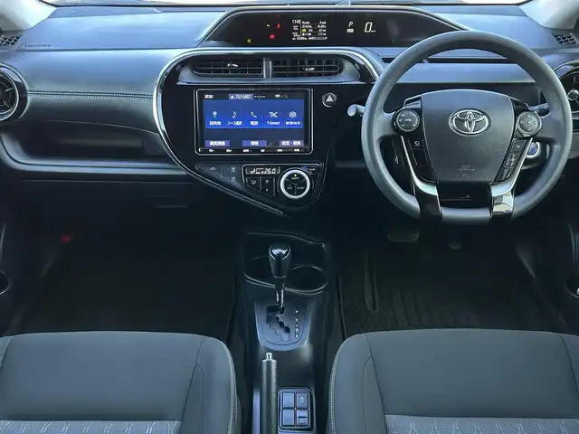 トヨタ アクア S スタイルブラック 群馬県 2020(令2)年 5.4万km シルバーM 純正9インチSDナビ/(FM/AM/CD/DVD/Bluetooth/フルセグTV)/パノラミックビューモニター/前後ドライブレコーダー（DRT-H66A）/ビルトインETC2.0/純正15インチアルミホイール/ステアリングスイッチ/電動格納ミラー/プッシュスタート/トヨタセーフティセンス/・横滑り防止/・レーンキープ/・盗難防止装置/・LEDヘッドライト/・オートライト/・オートマチックハイビーム/保証書/スペアキー