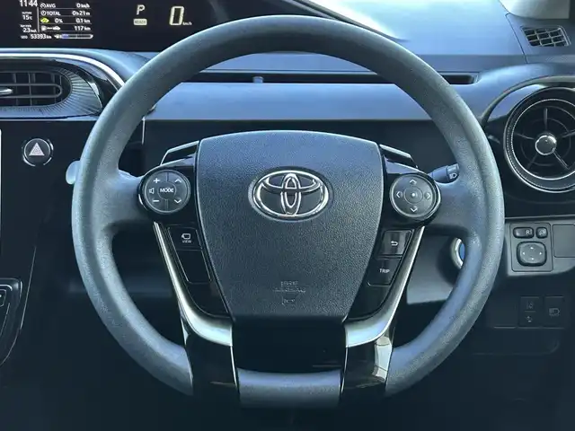 トヨタ アクア S スタイルブラック 群馬県 2020(令2)年 5.4万km シルバーM 純正9インチSDナビ/(FM/AM/CD/DVD/Bluetooth/フルセグTV)/パノラミックビューモニター/前後ドライブレコーダー（DRT-H66A）/ビルトインETC2.0/純正15インチアルミホイール/ステアリングスイッチ/電動格納ミラー/プッシュスタート/トヨタセーフティセンス/・横滑り防止/・レーンキープ/・盗難防止装置/・LEDヘッドライト/・オートライト/・オートマチックハイビーム/保証書/スペアキー