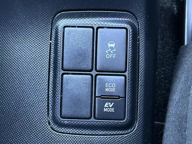 トヨタ アクア S スタイルブラック 群馬県 2020(令2)年 5.4万km シルバーM 純正9インチSDナビ/(FM/AM/CD/DVD/Bluetooth/フルセグTV)/パノラミックビューモニター/前後ドライブレコーダー（DRT-H66A）/ビルトインETC2.0/純正15インチアルミホイール/ステアリングスイッチ/電動格納ミラー/プッシュスタート/トヨタセーフティセンス/・横滑り防止/・レーンキープ/・盗難防止装置/・LEDヘッドライト/・オートライト/・オートマチックハイビーム/保証書/スペアキー