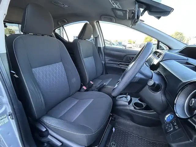 トヨタ アクア S スタイルブラック 群馬県 2020(令2)年 5.4万km シルバーM 純正9インチSDナビ/(FM/AM/CD/DVD/Bluetooth/フルセグTV)/パノラミックビューモニター/前後ドライブレコーダー（DRT-H66A）/ビルトインETC2.0/純正15インチアルミホイール/ステアリングスイッチ/電動格納ミラー/プッシュスタート/トヨタセーフティセンス/・横滑り防止/・レーンキープ/・盗難防止装置/・LEDヘッドライト/・オートライト/・オートマチックハイビーム/保証書/スペアキー