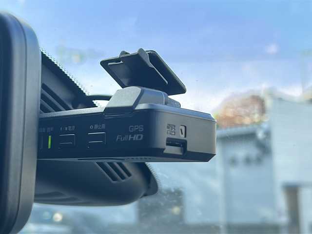 日産 セレナ ハイウェイスター Vセレクション 京都府 2017(平29)年 2.6万km ブリリアントホワイトパール ワンオーナー/純正ナビ/・フルセグTV /BT Audio/CD/DVD/フリップダウンモニター/レーダークルーズコントロール/バックカメラ/アラウンドビューモニター/両側パワースライドドア/プロパイロット/ETC/ドライブレコーダー/エマージェンシーブレーキ/コーナーセンサー/アイドリングストップ/電動パーキングブレーキ/プッシュスタート/ステアリングスイッチ/純正ドアバイザー/フロアマット/保証書＆取説/ナビ取説/スマートキースペア