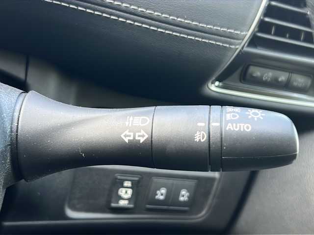 日産 セレナ ハイウェイスター Vセレクション 京都府 2017(平29)年 2.6万km ブリリアントホワイトパール ワンオーナー/純正ナビ/・フルセグTV /BT Audio/CD/DVD/フリップダウンモニター/レーダークルーズコントロール/バックカメラ/アラウンドビューモニター/両側パワースライドドア/プロパイロット/ETC/ドライブレコーダー/エマージェンシーブレーキ/コーナーセンサー/アイドリングストップ/電動パーキングブレーキ/プッシュスタート/ステアリングスイッチ/純正ドアバイザー/フロアマット/保証書＆取説/ナビ取説/スマートキースペア