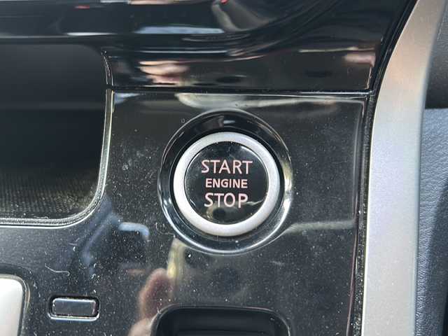 日産 セレナ ハイウェイスター Vセレクション 京都府 2017(平29)年 2.6万km ブリリアントホワイトパール ワンオーナー/純正ナビ/・フルセグTV /BT Audio/CD/DVD/フリップダウンモニター/レーダークルーズコントロール/バックカメラ/アラウンドビューモニター/両側パワースライドドア/プロパイロット/ETC/ドライブレコーダー/エマージェンシーブレーキ/コーナーセンサー/アイドリングストップ/電動パーキングブレーキ/プッシュスタート/ステアリングスイッチ/純正ドアバイザー/フロアマット/保証書＆取説/ナビ取説/スマートキースペア