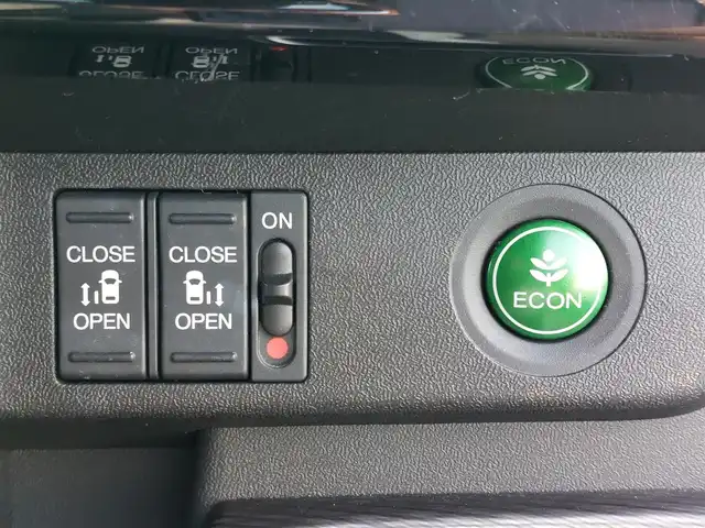 ホンダ ステップワゴン スパーダ ハイブリッド G ホンダセンシング 東京都 2019(平31)年 4.2万km プラチナホワイトパール ホンダセンシング/・衝突軽減ブレーキ/・レーンアシスト/・アダプティブクルーズコントロール/純正10インチナビ/・CD/DVD/BT/AM/FM/TV/マルチビューモニター/両側パワースライドドア/LEDヘッドライト/フリップダウンモニター/純正ドライブレコーダー/2列目ロールサンシェード/ビルトインETC