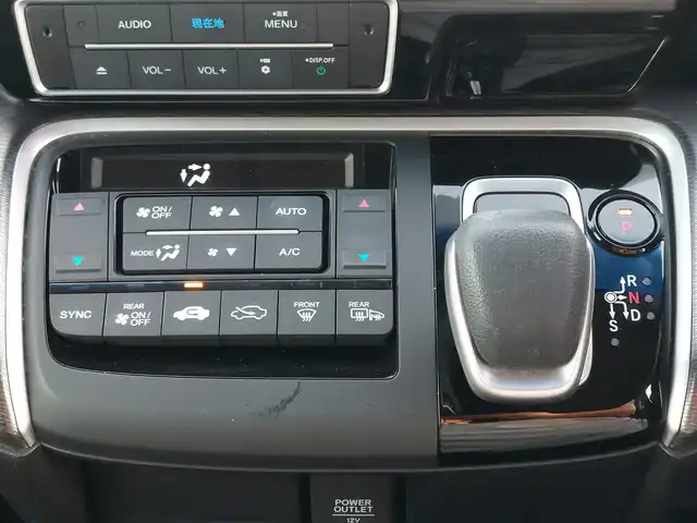 ホンダ ステップワゴン スパーダ ハイブリッド G ホンダセンシング 東京都 2019(平31)年 4.2万km プラチナホワイトパール ホンダセンシング/・衝突軽減ブレーキ/・レーンアシスト/・アダプティブクルーズコントロール/純正10インチナビ/・CD/DVD/BT/AM/FM/TV/マルチビューモニター/両側パワースライドドア/LEDヘッドライト/フリップダウンモニター/純正ドライブレコーダー/2列目ロールサンシェード/ビルトインETC