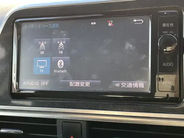 トヨタ シエンタ ハイブリッド G 大阪府 2016(平28)年 5万km ホワイトパールクリスタルシャイン トヨタセーフティーセンス/・プリクラッシュセーフティー/・レーンディパーチャーアラート/・オートマチックハイビーム/・クリアランスソナー/純正ナビ/・Bluetooth/CD/DVD/ワンセグTV/ラジオ/主要装備/・バックカメラ/・横滑り防止装置/・両側パワースライドドア/・D＋Nシートヒーター/・ウォークスルー/・LEDヘッドライト/・フォグランプ/・純正フロアマット/・純正AW/・ドライブレコーダー/・ETC