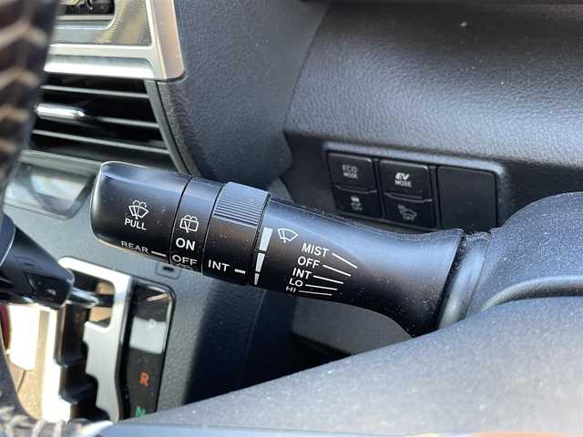 トヨタ シエンタ ハイブリッド G 大阪府 2016(平28)年 5万km ホワイトパールクリスタルシャイン トヨタセーフティーセンス/・プリクラッシュセーフティー/・レーンディパーチャーアラート/・オートマチックハイビーム/・クリアランスソナー/純正ナビ/・Bluetooth/CD/DVD/ワンセグTV/ラジオ/主要装備/・バックカメラ/・横滑り防止装置/・両側パワースライドドア/・D＋Nシートヒーター/・ウォークスルー/・LEDヘッドライト/・フォグランプ/・純正フロアマット/・純正AW/・ドライブレコーダー/・ETC