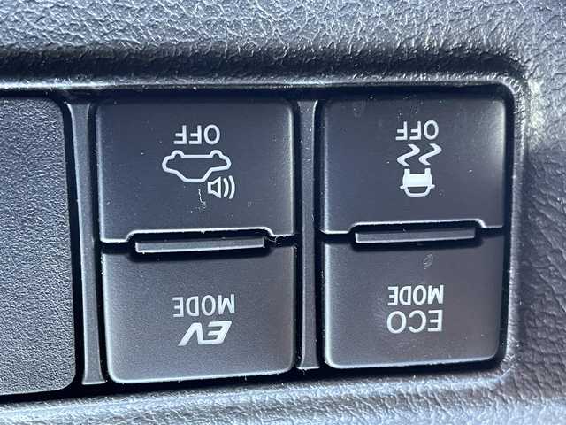 トヨタ シエンタ ハイブリッド G 大阪府 2016(平28)年 5万km ホワイトパールクリスタルシャイン トヨタセーフティーセンス/・プリクラッシュセーフティー/・レーンディパーチャーアラート/・オートマチックハイビーム/・クリアランスソナー/純正ナビ/・Bluetooth/CD/DVD/ワンセグTV/ラジオ/主要装備/・バックカメラ/・横滑り防止装置/・両側パワースライドドア/・D＋Nシートヒーター/・ウォークスルー/・LEDヘッドライト/・フォグランプ/・純正フロアマット/・純正AW/・ドライブレコーダー/・ETC