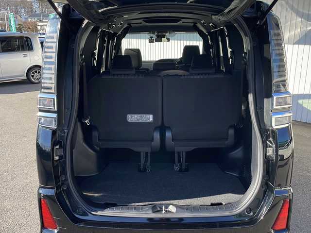 トヨタ ヴォクシー ZS 長野県 2017(平29)年 6.2万km ブラック ４ＷＤ/トヨタセーフティセンス/純正メモリナビフルセグＴＶ/バックカメラ・ＥＴＣ/パワースライドドア/純正16インチアルミ/タイヤ積込/ドライブレコーダー/オートクルーズコントロール/コーナーセンサー/ＬＥＤヘッドライト/プッシュスタート/スマートキー