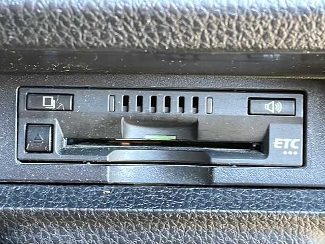 トヨタ ヴォクシー ZS 長野県 2017(平29)年 6.2万km ブラック ４ＷＤ/トヨタセーフティセンス/純正メモリナビフルセグＴＶ/バックカメラ・ＥＴＣ/パワースライドドア/純正16インチアルミ/タイヤ積込/ドライブレコーダー/オートクルーズコントロール/コーナーセンサー/ＬＥＤヘッドライト/プッシュスタート/スマートキー