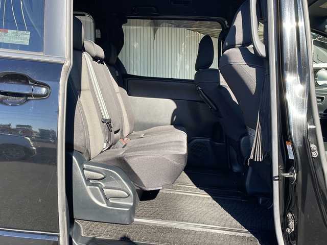 トヨタ ヴォクシー ZS 長野県 2017(平29)年 6.2万km ブラック ４ＷＤ/トヨタセーフティセンス/純正メモリナビフルセグＴＶ/バックカメラ・ＥＴＣ/パワースライドドア/純正16インチアルミ/タイヤ積込/ドライブレコーダー/オートクルーズコントロール/コーナーセンサー/ＬＥＤヘッドライト/プッシュスタート/スマートキー