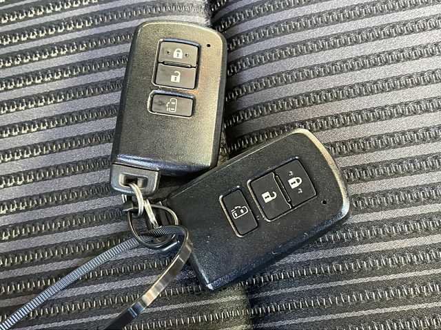 トヨタ ヴォクシー ZS 長野県 2017(平29)年 6.2万km ブラック ４ＷＤ/トヨタセーフティセンス/純正メモリナビフルセグＴＶ/バックカメラ・ＥＴＣ/パワースライドドア/純正16インチアルミ/タイヤ積込/ドライブレコーダー/オートクルーズコントロール/コーナーセンサー/ＬＥＤヘッドライト/プッシュスタート/スマートキー