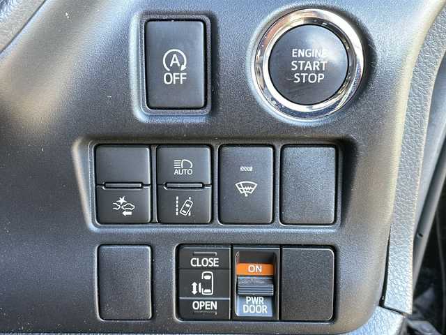 トヨタ ヴォクシー ZS 長野県 2017(平29)年 6.2万km ブラック ４ＷＤ/トヨタセーフティセンス/純正メモリナビフルセグＴＶ/バックカメラ・ＥＴＣ/パワースライドドア/純正16インチアルミ/タイヤ積込/ドライブレコーダー/オートクルーズコントロール/コーナーセンサー/ＬＥＤヘッドライト/プッシュスタート/スマートキー