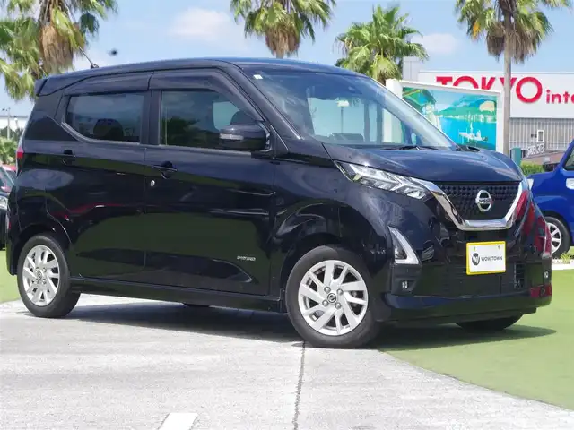 日産 デイズ ハイウェイスターX 千葉県 2021(令3)年 3.1万km ブラック エマージェンシーブレーキ/アイドリングストップ/純正メモリーナビ/地デジTV/【DVD/CD再生機能　Bluetooth接続】/アラウンドビューモニター/革巻きステアリング/ウインカーミラー/コーナーセンサー/LEDヘッドライト/純正14インチアルミホイル/サイド/カーテンエアバッグ/インテリジェントキー