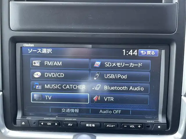 ポルシェ マカン ターボ 富山県 2015(平27)年 6.9万km 白 スポーツクロノパッケージ/エアーサスペンション/サンルーフ/純正21インチアルミホイール/ポルシェ エントリー＆ドライブシステム/アダプティブクルーズコントロール/ブラインドスポットモニター/ウッドコンビステアリング/パドルシフト/純正ナビ(BT/CD/DVD/AM/FM)/電動リアゲート/バックカメラ/ETC/ドライブレコーダー/クリアランスソナー/ポルシェスタビリティマネージメントシステム/ツインターボ/キセノンヘッドライト/オートエアコン/本革シート/前席パワーシート（18way）/シートヒーター/運転席シートメモリー/ツインターボ/キセノンヘッドライト/オートエアコン/BOSEサウンドスピーカー/4WD/禁煙車