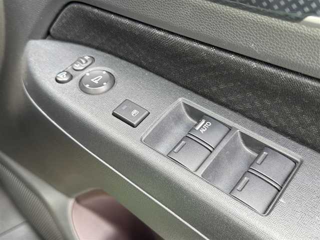 ホンダ Ｎ ＷＧＮ カスタム G Aパッケージ 道南・函館 2013(平25)年 7.7万km プレミアムホワイトパール ・シティブレーキアクティブシステム/・クルーズコントロール/・エマージェンシーストップシグナル/・VSA/・ヒルスタートアシスト機能/・純正オーディオ/・社外AWスタッドレスタイヤ積込/・純正HIDヘッドライト/・オートライト/・フロントフォグランプ/・ハーフレザーシート/・スマートキー/・エンジンプッシュスタート
