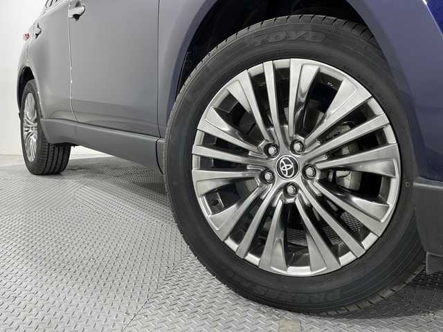 トヨタ ハリアー ハイブリッド Z レザーパッケージ 広島県 2023(令5)年 1.7万km ダークブルーマイカ 純正12.3型ディスプレイオーディオ（AppleCarPlay/AndroidAuto/フルセグTV）/JBLプレミアムサウンド/パノラミックビューモニター/デジタルインナーミラー/ブラインドスポットモニター/ヘッドアップディスプレイ/黒革シート/パワーシート/シートメモリー/シートヒーター/ベンチレーション/パワーバックドア/ステアリングヒーター/セーフティセンス/・プリクラッシュセーフティ/・レーントレーシングアシスト/・アダプティブハイビーム/・レーダークルーズコントロール/クリアランスソナー/電動パーキングブレーキ/オートブレーキホールド/LEDヘッドランプ/オートライト/ETC2.0/ドライブレコーダー