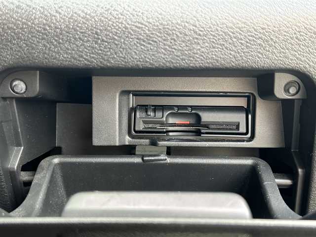 日産 セレナ ハイウェイスター Vセレクション 青森県 2017(平29)年 11.1万km ダイヤモンドブラック 4WD/セーフティパックA/純正9インチSDナビ・フルセグTV/CD・DVD・Bluetooth・SD/純正フリップダウンモニター/アラウンドビューモニター/インテリジェントパーキングアシスト/両側パワースライドドア/エマージェンシーブレーキ/クルーズコントロール/レーンキープアシスト/フロント・バックソナー/横滑り防止機能/サイド・カーテンエアバッグ/2.3列目USB電源ソケット/3列目シートスライド/ビルトインETC/LEDヘッドライト/フォグランプ/純正15インチアルミ/インテリキー