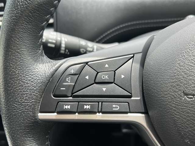 日産 セレナ ハイウェイスター Vセレクション 青森県 2017(平29)年 11.1万km ダイヤモンドブラック 4WD/セーフティパックA/純正9インチSDナビ・フルセグTV/CD・DVD・Bluetooth・SD/純正フリップダウンモニター/アラウンドビューモニター/インテリジェントパーキングアシスト/両側パワースライドドア/エマージェンシーブレーキ/クルーズコントロール/レーンキープアシスト/フロント・バックソナー/横滑り防止機能/サイド・カーテンエアバッグ/2.3列目USB電源ソケット/3列目シートスライド/ビルトインETC/LEDヘッドライト/フォグランプ/純正15インチアルミ/インテリキー
