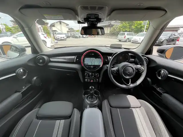 ＭＩＮＩ ミニ クーパー SD 栃木県 2021(令3)年 2.4万km ホワイト・シルバー ワンオーナー /コンフォートアクセス/インテリジェントセーフティ/ヘッドアップディスプレイ/アダプティブクルーズコントロール/ナビ/バックカメラ/ミラーETC/LEDヘッドライト/オートライト/パークディスタンスコントロール/アンビエントライト