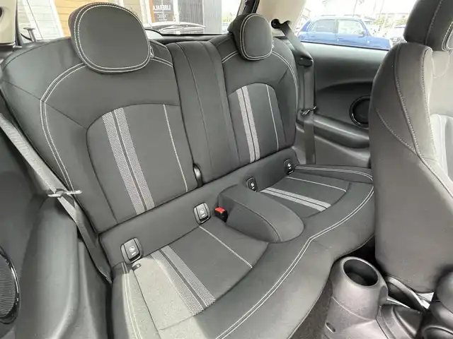 ＭＩＮＩ ミニ クーパー SD 栃木県 2021(令3)年 2.4万km ホワイト・シルバー ワンオーナー /コンフォートアクセス/インテリジェントセーフティ/ヘッドアップディスプレイ/アダプティブクルーズコントロール/ナビ/バックカメラ/ミラーETC/LEDヘッドライト/オートライト/パークディスタンスコントロール/アンビエントライト
