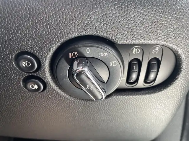 ＭＩＮＩ ミニ クーパー SD 栃木県 2021(令3)年 2.4万km ホワイト・シルバー ワンオーナー /コンフォートアクセス/インテリジェントセーフティ/ヘッドアップディスプレイ/アダプティブクルーズコントロール/ナビ/バックカメラ/ミラーETC/LEDヘッドライト/オートライト/パークディスタンスコントロール/アンビエントライト