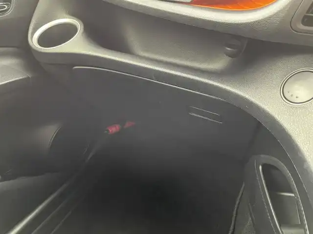 トヨタ シエンタ G 福井県 2016(平28)年 6.4万km ブラックマイカ 純正ナビ/CD/DVD/Bluetooth/両側パワースライドドア/バックカメラ/ドライブレコーダー/フォグランプ/コーナーセンサーインジケーター/ETC/LED/スペアキー/スマートキー/純正ホイール/横滑り防止装置