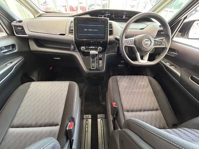 日産 セレナ ハイウェイスター V 埼玉県 2021(令3)年 0.9万km ブリリアントホワイトパール プロパイロット/純正10インチナビ/ CD/DVD/BT/フルセグ/全方位カメラ/フリップダウンモニター/両側電動スライドドア/レーダークルーズコントロール/LEDヘッドライト/純正16インチアルミホイール/デジタルインナーミラー/ETC/スマートキー/禁煙車