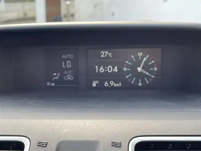 スバル フォレスター S－リミテッド 千葉県 2015(平27)年 10.8万km クリスタルブラックシリカ (株)IDOMが運営する【じしゃロン八千代店】の自社ローン専用車両になります。こちらは現金またはオートローンご利用時の価格です。自社ローンご希望の方は別途その旨お申付け下さい/アイサイト/社外ナビ/バックカメラ/前席シートヒーター/パワーシート