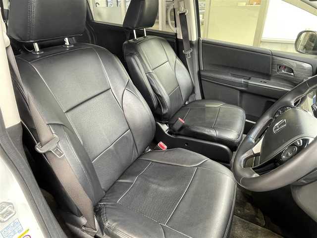 ホンダ オデッセイ アブソルート 福岡県 2014(平26)年 8万km ホワイトオーキッドパール (株)IDOMが運営する【じしゃロン八幡西店】の自社ローン専用車両になります。こちらは現金またはオートローンご利用時の価格です。自社ローンご希望の方は別途その旨お申付け下さい/Bluetooth/LEDヘッドライト/クルーズコントロール/シートカバー/純正アルミホイール/片側パワースライドドア/カーテンエアバック/USB差し込み口2口/バックカメラ/ワンセグテレビ/フロントフォグランプ