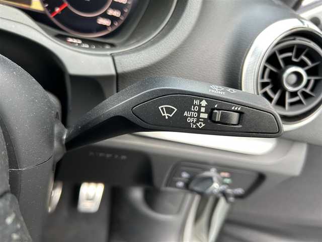アウディ Ａ３ セダン 1.4TFSI スポーツ Sライン 佐賀県 2018(平30)年 2.9万km グレイシアホワイトメタリック Sライン/アダプティブクルーズコントロール/トラフィックジャム/アクティブレーンアシスト/サイドアシスト　/リアトラフィックアシスト/サイドアシスト/純正ナビ　/・バックカメラ　/・フルセグTV/BT/CD/DVD/ハーフレザーシート/シートヒーター/パワーシート/純正18インチAW/革巻きステアリング/パドルシフト/LEDヘッドライト/リアフォグランプ　/ETC2.0/スペアキー×１/取扱説明書/保証書