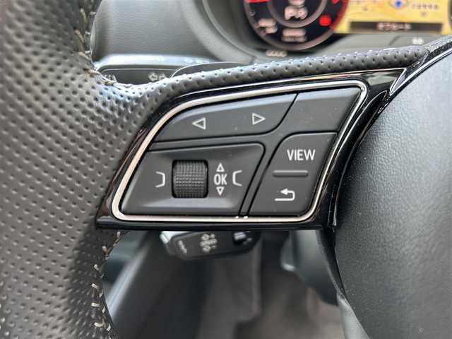 アウディ Ａ３ セダン 1.4TFSI スポーツ Sライン 佐賀県 2018(平30)年 2.9万km グレイシアホワイトメタリック Sライン/アダプティブクルーズコントロール/トラフィックジャム/アクティブレーンアシスト/サイドアシスト　/リアトラフィックアシスト/サイドアシスト/純正ナビ　/・バックカメラ　/・フルセグTV/BT/CD/DVD/ハーフレザーシート/シートヒーター/パワーシート/純正18インチAW/革巻きステアリング/パドルシフト/LEDヘッドライト/リアフォグランプ　/ETC2.0/スペアキー×１/取扱説明書/保証書