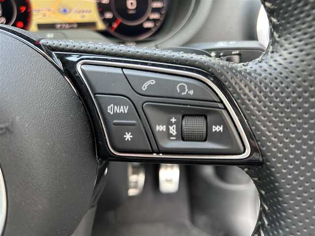 アウディ Ａ３ セダン 1.4TFSI スポーツ Sライン 佐賀県 2018(平30)年 2.9万km グレイシアホワイトメタリック Sライン/アダプティブクルーズコントロール/トラフィックジャム/アクティブレーンアシスト/サイドアシスト　/リアトラフィックアシスト/サイドアシスト/純正ナビ　/・バックカメラ　/・フルセグTV/BT/CD/DVD/ハーフレザーシート/シートヒーター/パワーシート/純正18インチAW/革巻きステアリング/パドルシフト/LEDヘッドライト/リアフォグランプ　/ETC2.0/スペアキー×１/取扱説明書/保証書