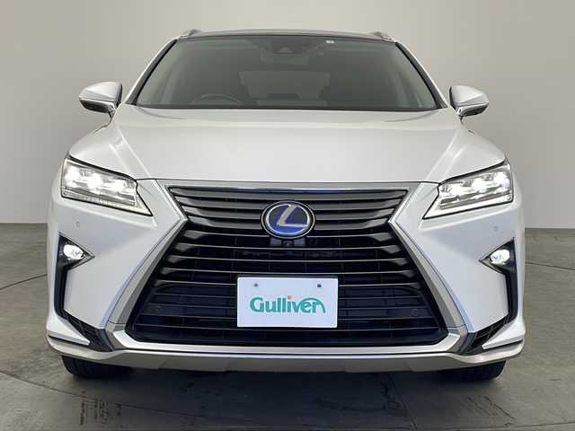 レクサス ＲＸ 450h バージョンL 兵庫県 2016(平28)年 7.7万km ソニッククォーツ ・純正12.3インチナビ&Bluetooth&CD/DVD&USB&TV/・パノラミックビューモニター/・ビルドインETC2.0/・レーダークルーズコントロール/・LEXUSsafety/・プリクラッシュセーフティ/・レーンディパーチャーアラート/・ブラインドスポットモニター/・リアクロストラフィックアラート/・クリアランスソナー/・純正ウッドコンビステアリング/・オートマチックハイビーム/・3眼LEDヘッドライト/・シーケンシャルターンランプ/・サンルーフ/・パワーバックドア/・前方ドライブレコーダー/・nanoe/・メモリーパワーシート（運転席・助手席）/・後席電動リクライニング/・セミアニリンレザーシート/・シートヒーター（運転席・助手席）/・エアシート（運転席・助手席）/・純正20インチアルミホイール/・W＋サイドエアバック/・カーテンエアバック/・スマートキー/・AACエアコン/・電動パーキングブレーキ/・オートブレーキホールド/・革巻きステアリング/・ステアリングスイッチ