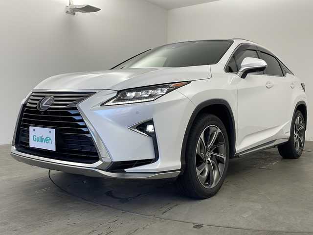 レクサス ＲＸ 450h バージョンL 兵庫県 2016(平28)年 7.7万km ソニッククォーツ ・純正12.3インチナビ&Bluetooth&CD/DVD&USB&TV/・パノラミックビューモニター/・ビルドインETC2.0/・レーダークルーズコントロール/・LEXUSsafety/・プリクラッシュセーフティ/・レーンディパーチャーアラート/・ブラインドスポットモニター/・リアクロストラフィックアラート/・クリアランスソナー/・純正ウッドコンビステアリング/・オートマチックハイビーム/・3眼LEDヘッドライト/・シーケンシャルターンランプ/・サンルーフ/・パワーバックドア/・前方ドライブレコーダー/・nanoe/・メモリーパワーシート（運転席・助手席）/・後席電動リクライニング/・セミアニリンレザーシート/・シートヒーター（運転席・助手席）/・エアシート（運転席・助手席）/・純正20インチアルミホイール/・W＋サイドエアバック/・カーテンエアバック/・スマートキー/・AACエアコン/・電動パーキングブレーキ/・オートブレーキホールド/・革巻きステアリング/・ステアリングスイッチ