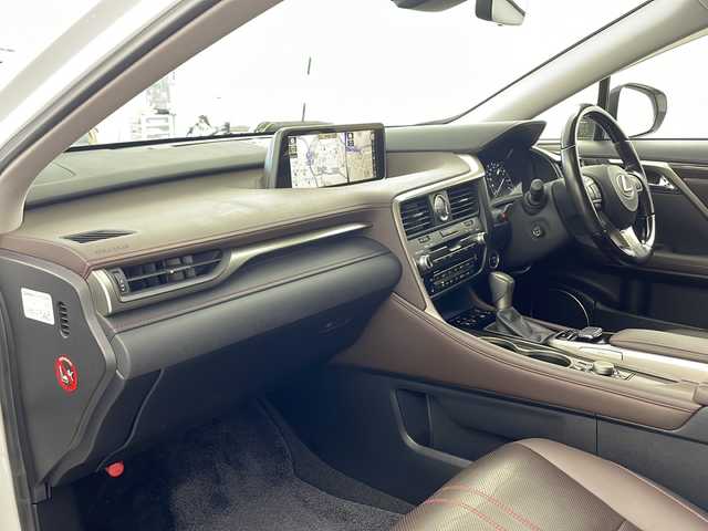 レクサス ＲＸ 450h バージョンL 兵庫県 2016(平28)年 7.7万km ソニッククォーツ ・純正12.3インチナビ&Bluetooth&CD/DVD&USB&TV/・パノラミックビューモニター/・ビルドインETC2.0/・レーダークルーズコントロール/・LEXUSsafety/・プリクラッシュセーフティ/・レーンディパーチャーアラート/・ブラインドスポットモニター/・リアクロストラフィックアラート/・クリアランスソナー/・純正ウッドコンビステアリング/・オートマチックハイビーム/・3眼LEDヘッドライト/・シーケンシャルターンランプ/・サンルーフ/・パワーバックドア/・前方ドライブレコーダー/・nanoe/・メモリーパワーシート（運転席・助手席）/・後席電動リクライニング/・セミアニリンレザーシート/・シートヒーター（運転席・助手席）/・エアシート（運転席・助手席）/・純正20インチアルミホイール/・W＋サイドエアバック/・カーテンエアバック/・スマートキー/・AACエアコン/・電動パーキングブレーキ/・オートブレーキホールド/・革巻きステアリング/・ステアリングスイッチ