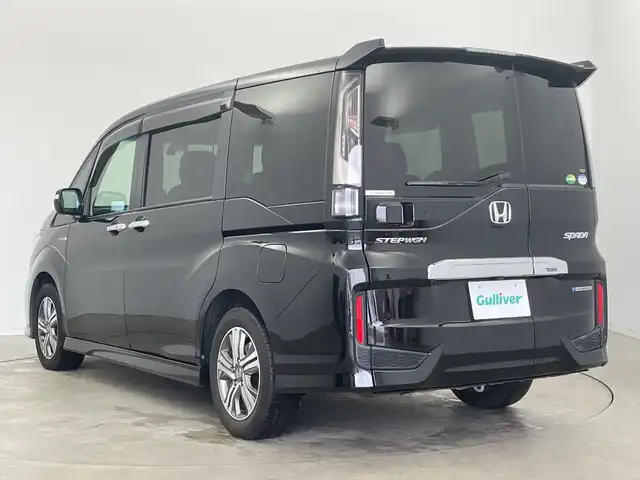 ホンダ ステップワゴン スパーダ ハイブリッド G ホンダセンシング 新潟県 2018(平30)年 5.1万km プレミアムスパークルブラックパール 純正SDナビ（Bluetooth・USB・CD・DVD）/両側パワースライドドア　/ホンダセンシング/純正ETC２．０　/フルセグ　/バックカメラ　/レーンキープアシスト　/追従クルーズコントロール/LEDオートライト　/オートマチックハイビーム/オートマチックハイビーム　/ブレーキホールド　/前方ドライブレコーダー/ステアリングスイッチ/スマートキー/スペアキー/純正フロアマット/純正１６インチアルミホイール