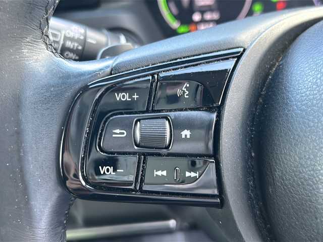 ホンダ ヴェゼル ハイブリッド e:HEV Z 沖縄県 2021(令3)年 7.7万km サンドカーキパール 純正ナビ　ＡＭ／ＦＭ／ＣＤ／ＤＶＤ／ＢＴ/フルセグＴＶ/前後ドラレコ　/ＥＴＣ　/カーテンエアバッグ　/パワーバックドア　/ダウンヒルアシストコントロール　/クルコン　/前席シートヒーター　/ワイヤレス充電器