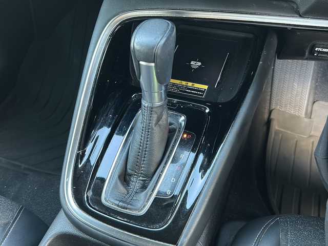 ホンダ ヴェゼル ハイブリッド e:HEV Z 沖縄県 2021(令3)年 7.7万km サンドカーキパール 純正ナビ　ＡＭ／ＦＭ／ＣＤ／ＤＶＤ／ＢＴ/フルセグＴＶ/前後ドラレコ　/ＥＴＣ　/カーテンエアバッグ　/パワーバックドア　/ダウンヒルアシストコントロール　/クルコン　/前席シートヒーター　/ワイヤレス充電器