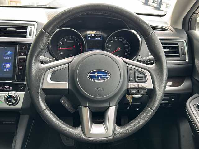 スバル レガシィ Ｂ４ ベース 岐阜県 2015(平27)年 5.2万km アイスシルバーメタリック /ワンオーナー//メーカー純正ナビ/(BT/フルセグTV/FM/AM/USB)//アイサイト/(全車速追従機能付クルーズコントロール)/(プリクラッシュブレーキ)/(アクティブレーンキープ)/(車線逸脱抑制機能)/(車線逸脱警報)/(ふらつき警報)/(AT誤発進抑制制御)/(後退飛び出し抑制)//ドラレコ前後//ETC//シートヒーター//オートライト//バックカメラ//USB電源//マルチインフォメーションディスプレイ//スペアキー×1//純正フロアマット//ドアバイザー//取説//保証書